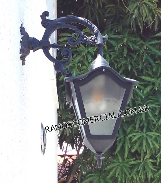 Arandela para jardim que pode ficar ao sol e chuva