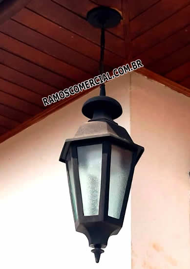 Luminária com corrente