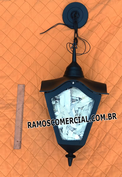 Pendente colonial com corrente