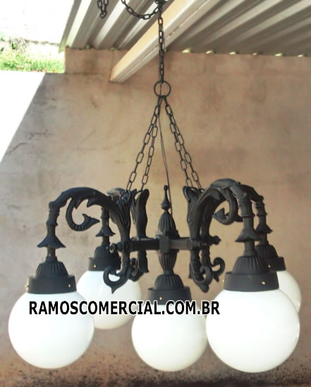 Lustre colonial