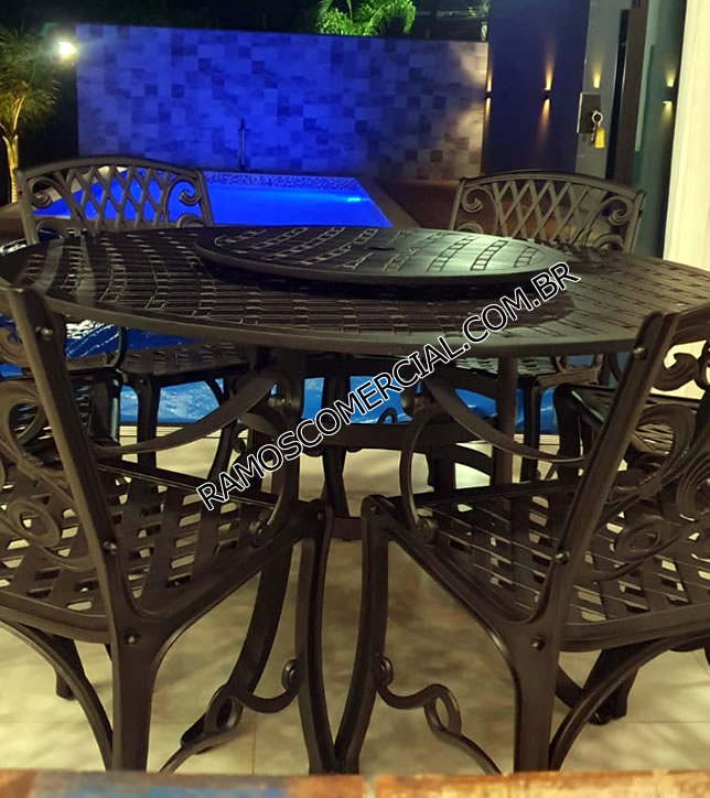 Mesa para varanda que possa molhar