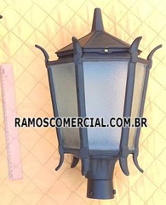 Luminária colonial para poste de jardim