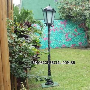 Poste de iluminação para jardim