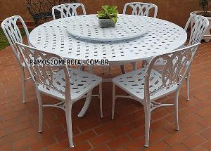 Jogo de mesa com 6 cadeiras