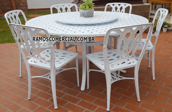 Jogo de mesa com 6 cadeiras